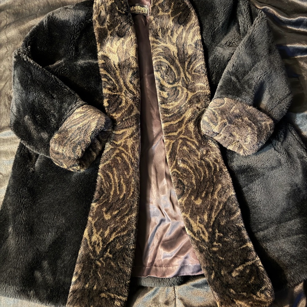 Luxurious Faux Fur Teddy Jacket in Black and Brown